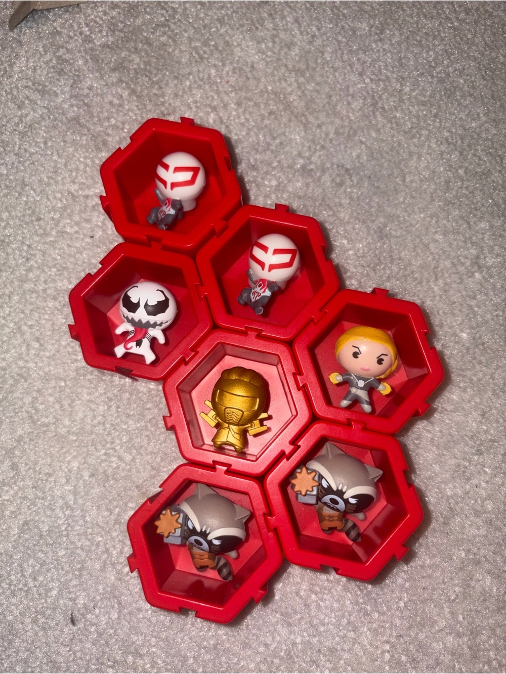 Marvel Red Hex Playset with Gold Accent Figures